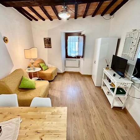 Red House Apartamento Gubbio Exterior foto