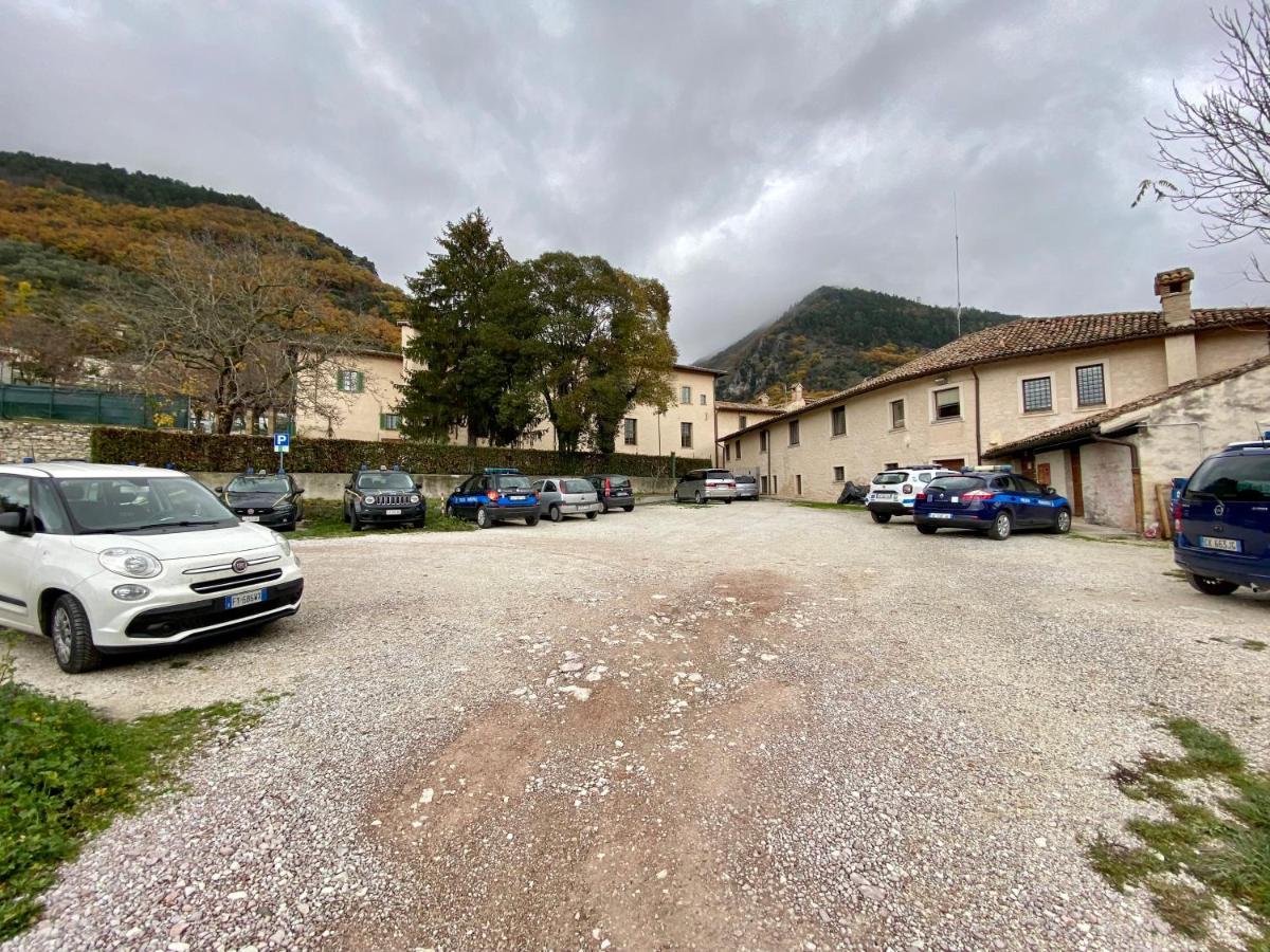 Red House Apartamento Gubbio Exterior foto