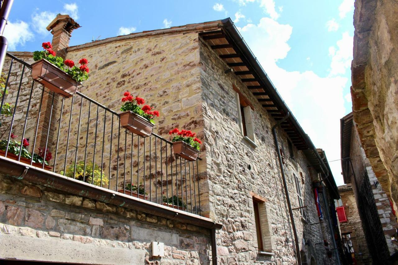 Red House Apartamento Gubbio Exterior foto