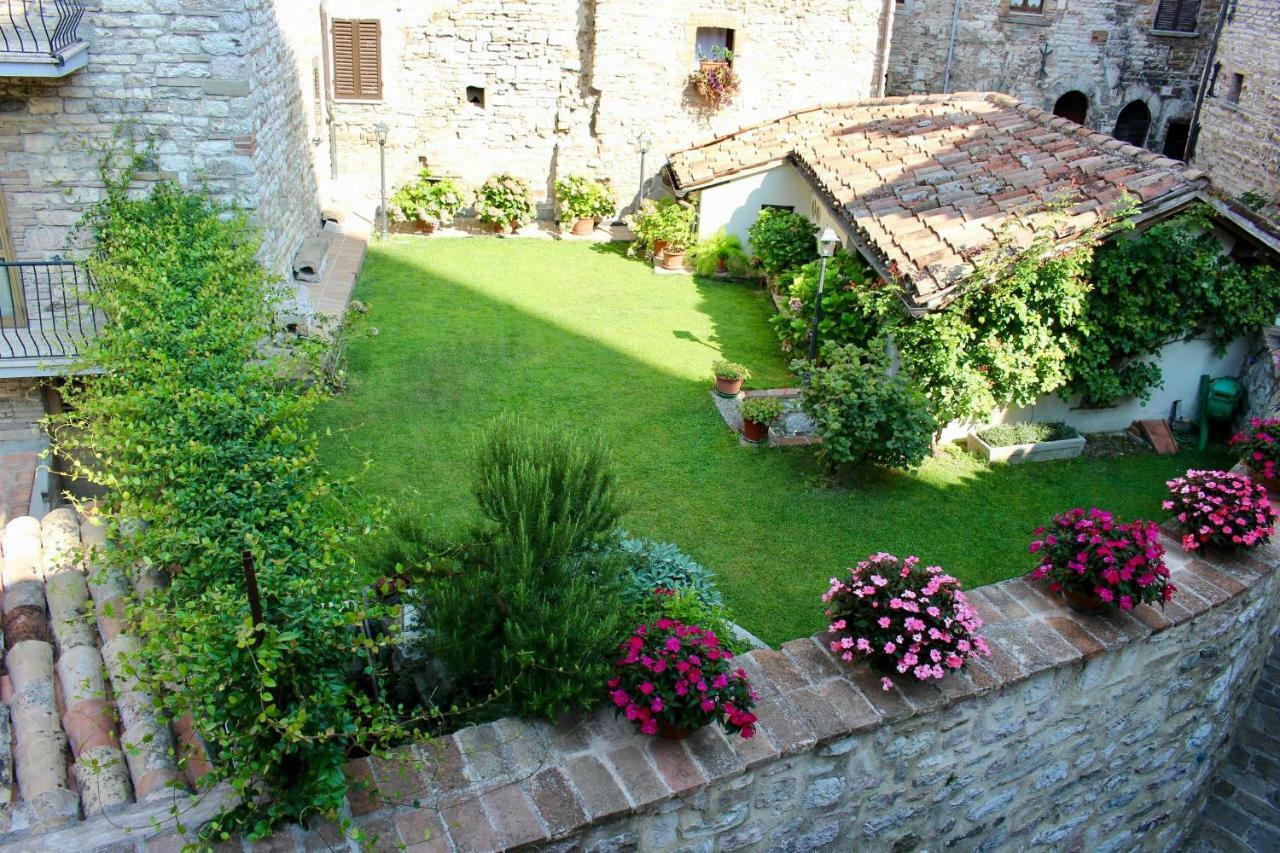 Red House Apartamento Gubbio Exterior foto